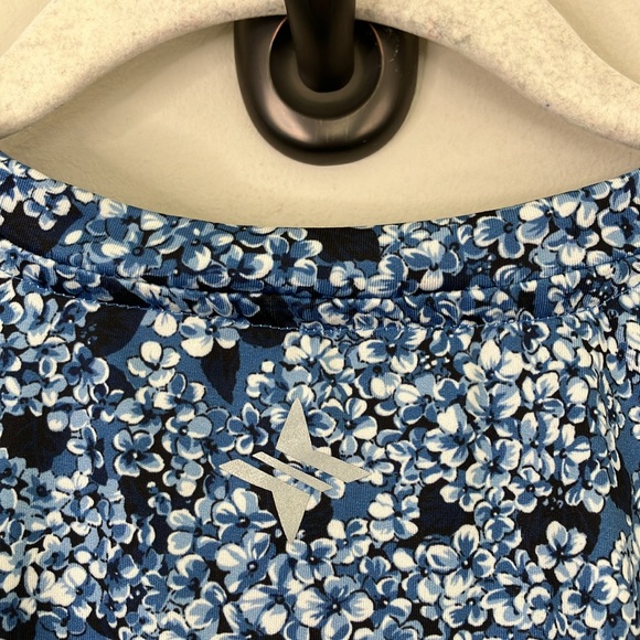 Tnuck Sport hydrangea Ryan tee - Picture 8 of 8